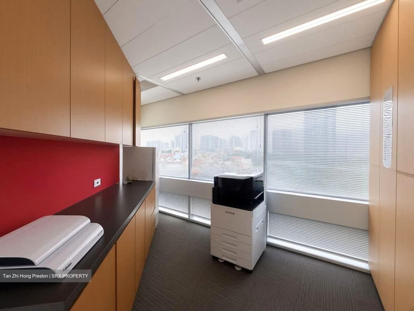 Gateway East (D7), Office #627358051
